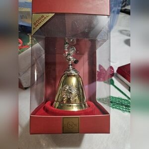 Lenox Annual Musical Bell Ornament 2006 "Winnie the Pooh"